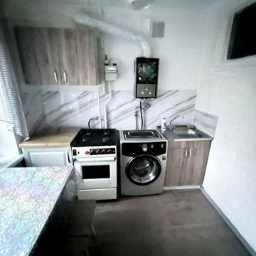 2-к Зыгина, Рядом трц Киев