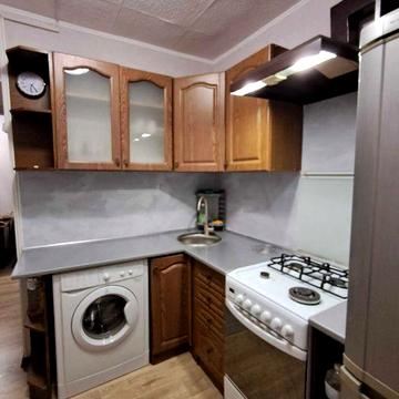 Сдам 2 комнатную, двухкомнатную, квартиру пр. Науки 39 м. 23 августа.