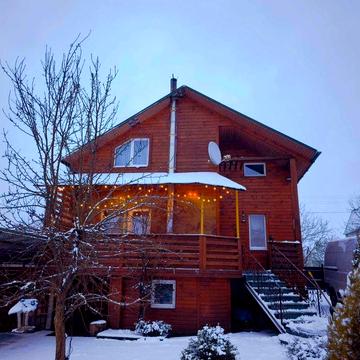 Продається будинок з каміном в дачному масиві