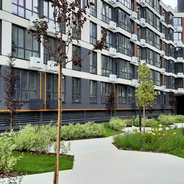 Героїв Майдану вул., 15