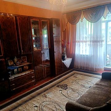 Продаж 4 кімнатної квартири в м. Старокостянтинів.