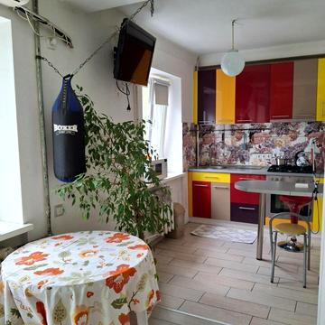 Сирецька вул., 32-34