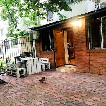 Сдам свою 2-х комнат квартиру на два выхода  с  палисадником, Филатова