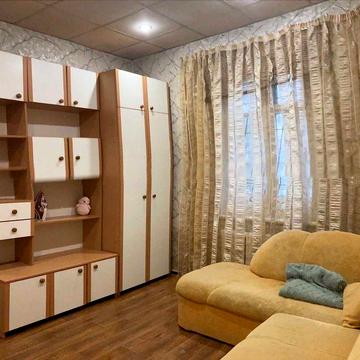 Метро  Чернігівська, 5 хвилин, Вулиця Гната Хоткевича 4