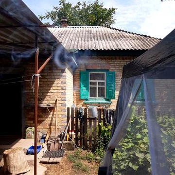 Будинок біля лісу