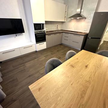 Каховська вул., 62-А