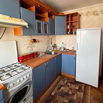 Подільська вул., 12