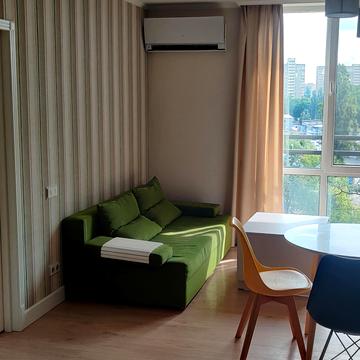 Анатолія Петрицького вул., 23