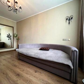 Воскресенська вул., 16-Б