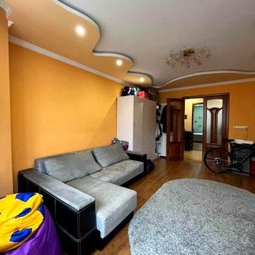 Трикімнатна квартира в районі парку Шевченка