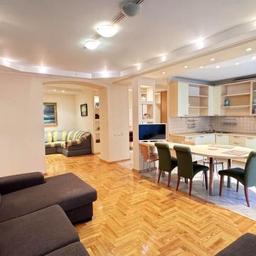 Іпсилантіївський пров. (Аїстова вул.), 5