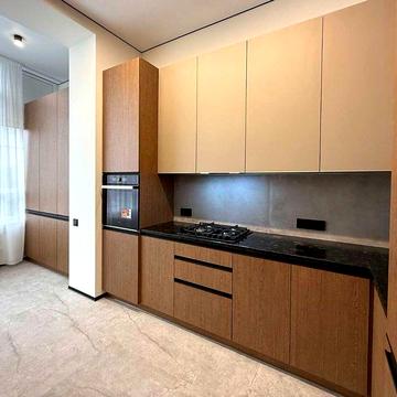 2 кім квартира в центрі з топовим ремонтом