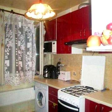 Продам 3х к.квартиру 2/5 с ремонтом