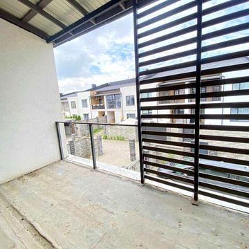 Просторий кутовий котедж 139,8 м² у мікрорайоні Щасливе