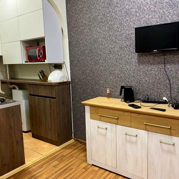 Богдана Хмельницького вул., 167