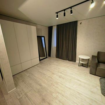 Паторжинського вул., 17