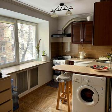 Золотоустівська вул., 51