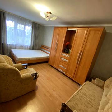 Оболонський просп., 9