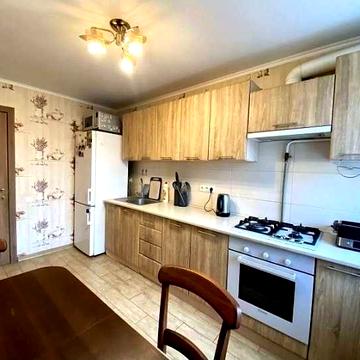 Продам 2х комн кв м Холодная гора 3 мин 4/9 с капитальным ремонтом