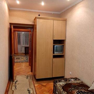 Оренда 2-кімн. Квартири вул. Братів Дужих( ближній центр)