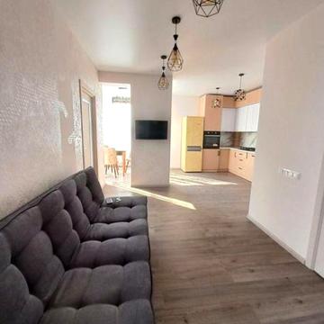 Оренда  3-х  кімнатної  в новобудові  ,Центр