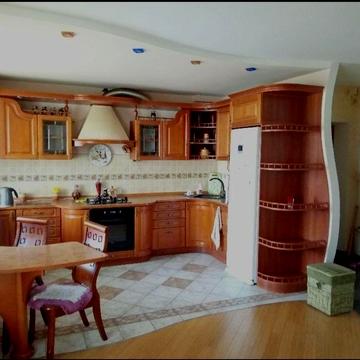 Продам 4-к Квартиру на Парковой