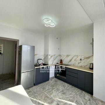 2-кімнатна квартира з ремонтом та меблями на Таїрова