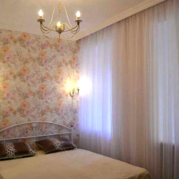 Продам двухкомнатную квартиру с ремонтом и АГВ.Центр/Базарная