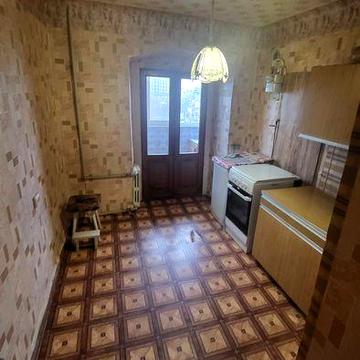 Простора 1 к. квартира на Пл. Зигіна.