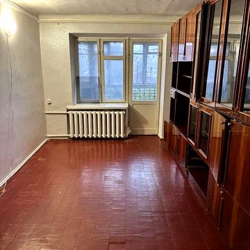 Світла двокімнатна квартира.