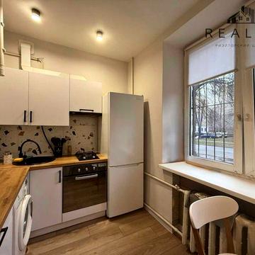 Продаж двокімнатної квартири по вул. Незалежної України