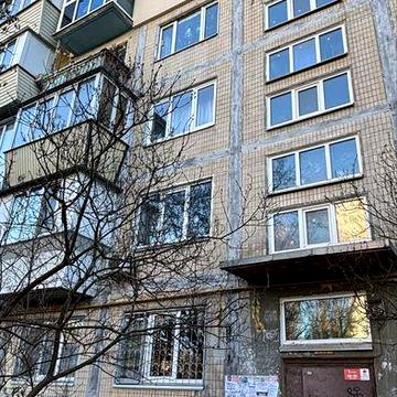 Будівельників 14, дарницька площа