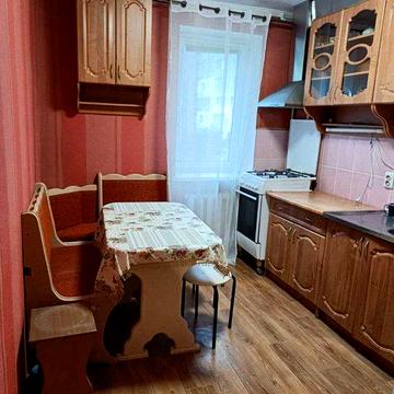 Продам 1 комн. кв. на ул. ген. Бочарова в кирпичном доме.