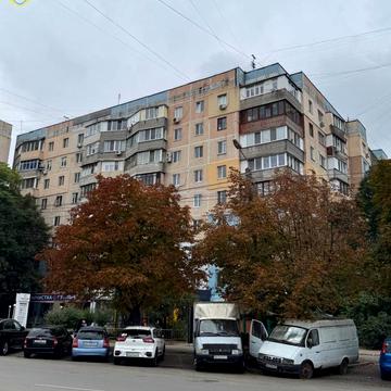 Академіка Корольова вул., 96