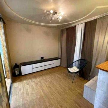 Продам 1 к . квартиру на Холодной Горе с капитальным ремонтом