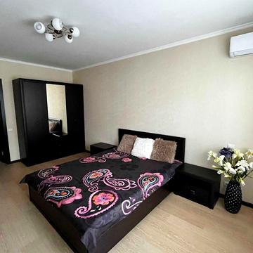 БЕЗ КОМІСІЇ.ГЕНЕРАТОР. Здам 1-кімн. кв., Русової 3А, поряд м.Осокорки