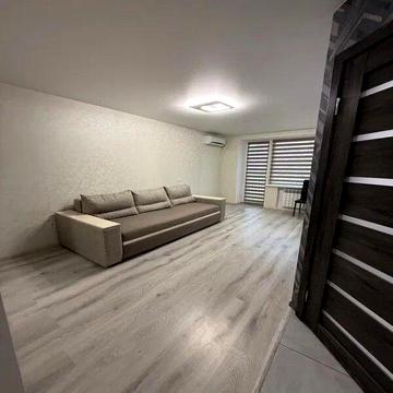 Здам 1к, 31м2, вул Воскресенська, центр, Пасаж