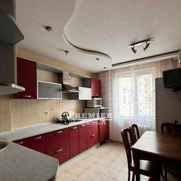 Продам  трикімнатну квартиру на Сахарова