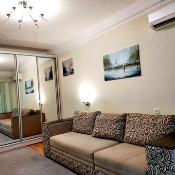 метро Нивки 5 хв.вул.Кулібіна 6А.Гарна квартира з ремонтом.