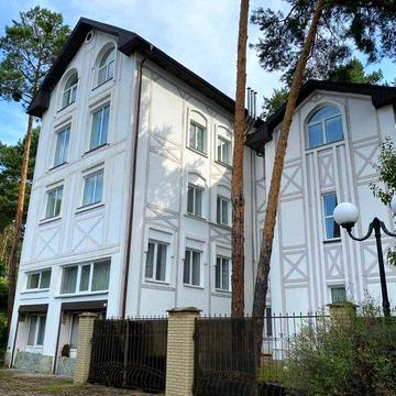 Клубний будинок в елітній локації