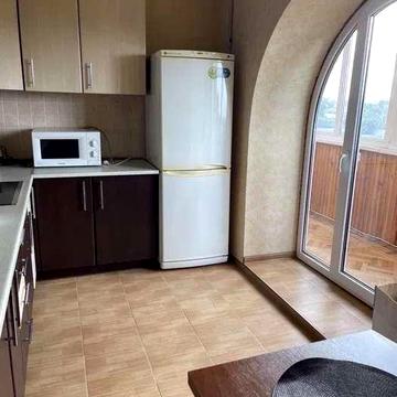 Продам 2 к квартиру в районі метро Левада