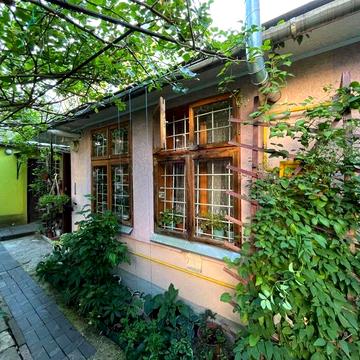 Продам частину будинку в центрі міста