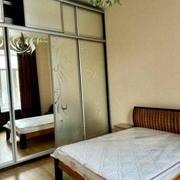 Здається простора квартира у центрі Києва