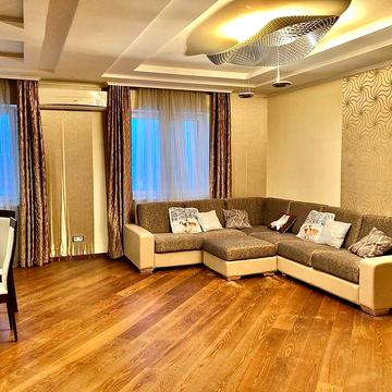 Трикімнатна 116м з дизайнерським рем+підз. паркінг, біля метро