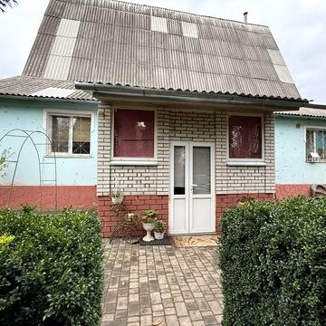 Будинок з ремонтом та виходом до водосховища . Велика ділянка, баня