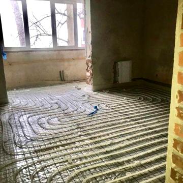 Велика 1к квартира з частковим ремонтом в центрі міста! 2% податки!