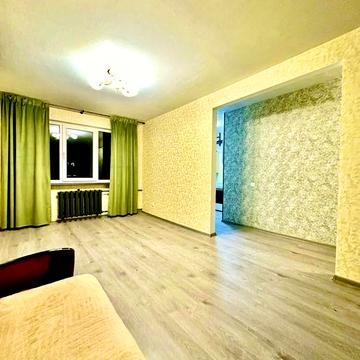 Центр ,Вал, 2-х кiмнатна,Ремонт,Світло-Є,1-й поверх( комерційний)