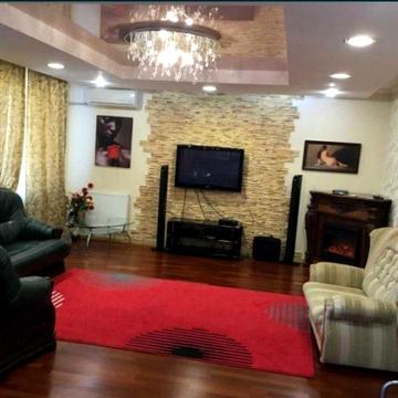 Сдам модную квартиру на Кедрина в новострое,на длительный срок,