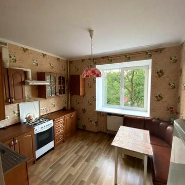 Двухкімнатна квартира в центрі Бучі