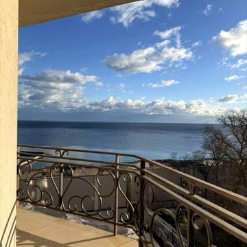 Продам квартиру на берегу моря